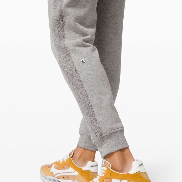 NEW Rare Lululemon Scuba Jogger *Sherpa Stripe Sz 2 - Picture 3 of 10